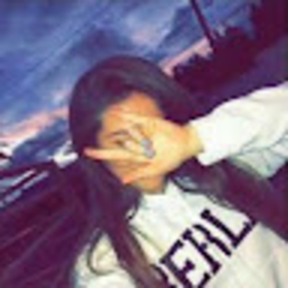 Meet your Posher, Alyson - Picture 1 of 1